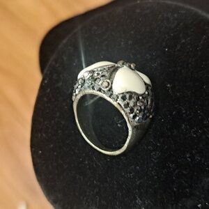 Size 7 Bold Jewelry Beautiful Ring